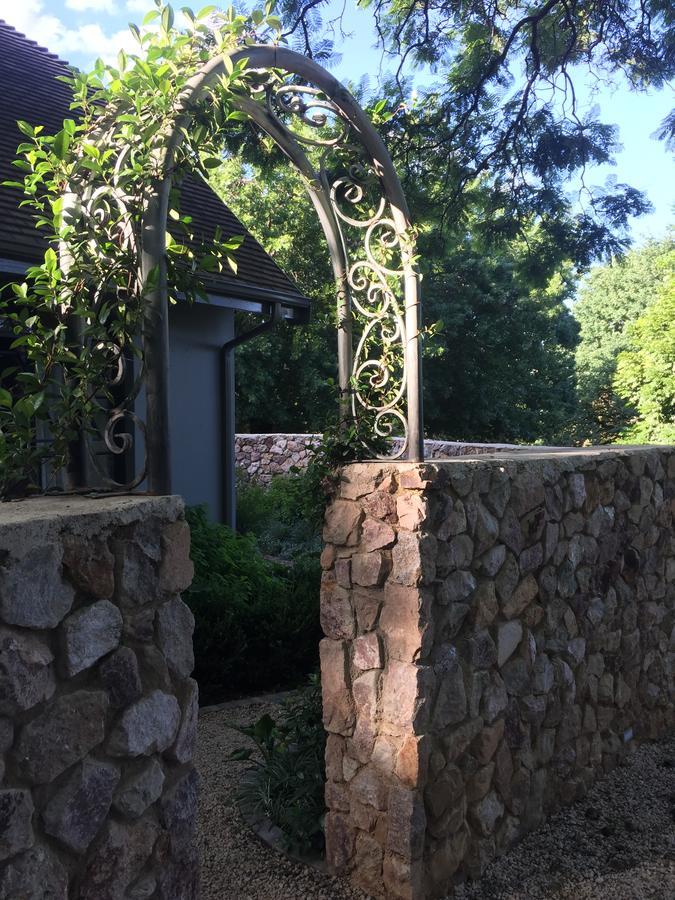 Festina Lente Guesthouse Joanesburgo Exterior foto